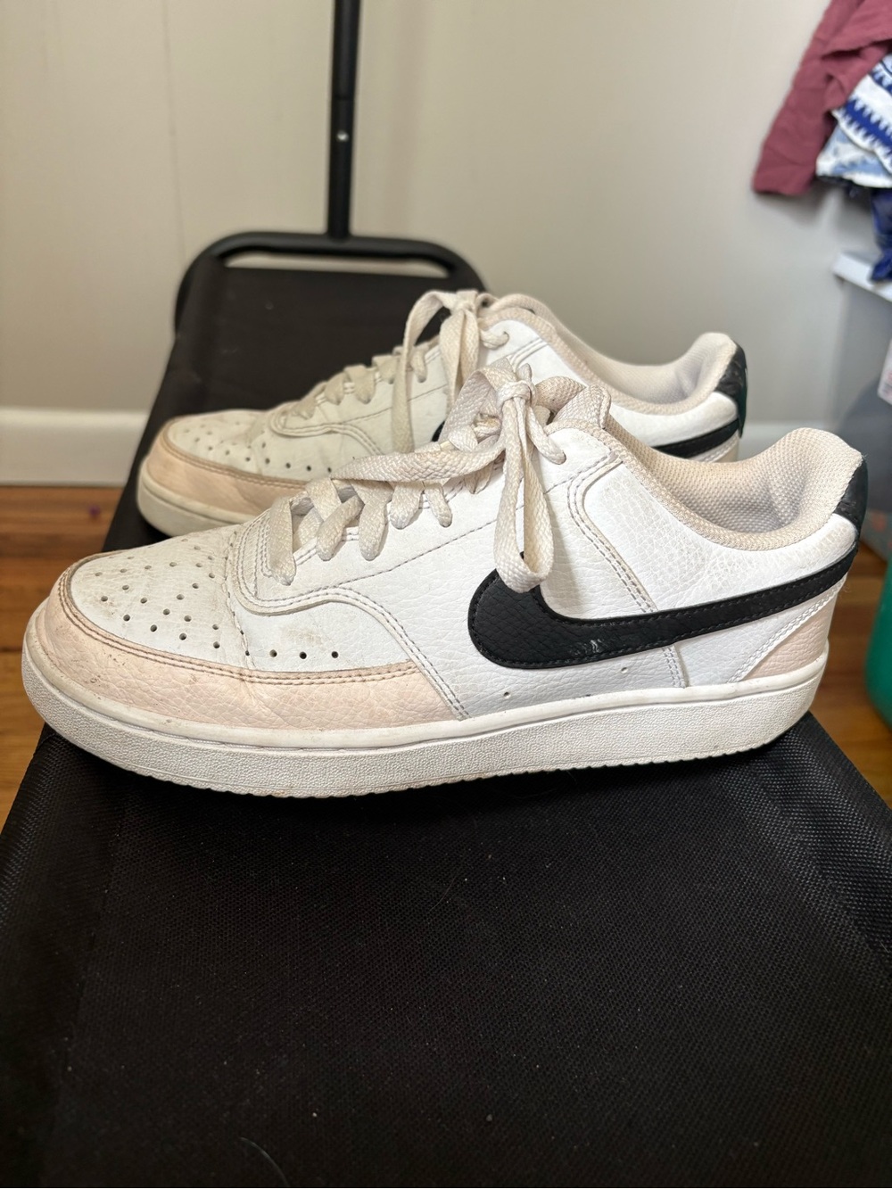 Nike White and Black Low-Top Sneakers